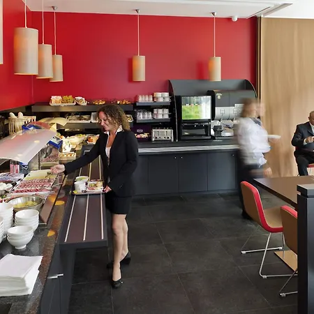 Ibis Belval فندق إيش زور أليتْسّيتِّ