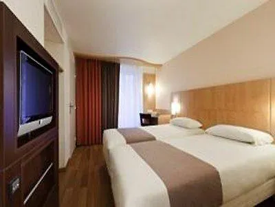 Ibis Belval Hotell 3*