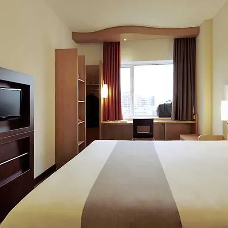 Ibis Belval Hotell