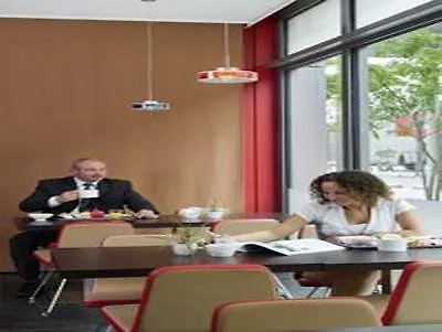 Ibis Belval Hotell