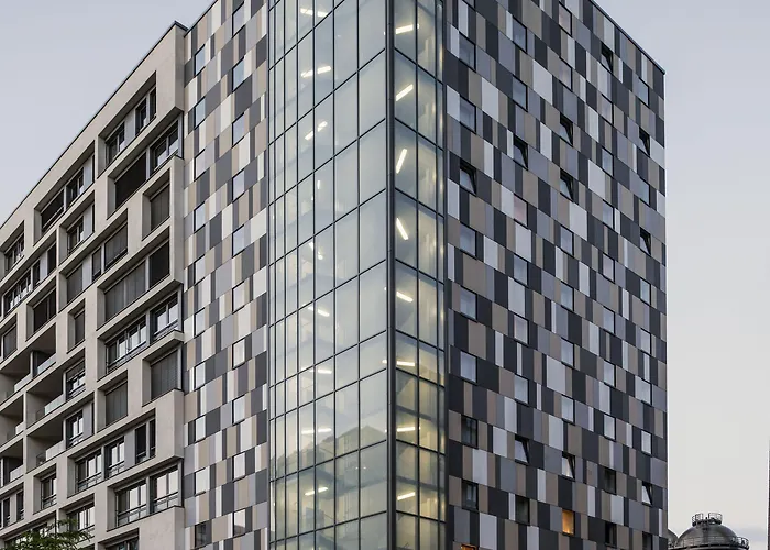 Ibis Belval فندق إيش زور أليتْسّيتِّ